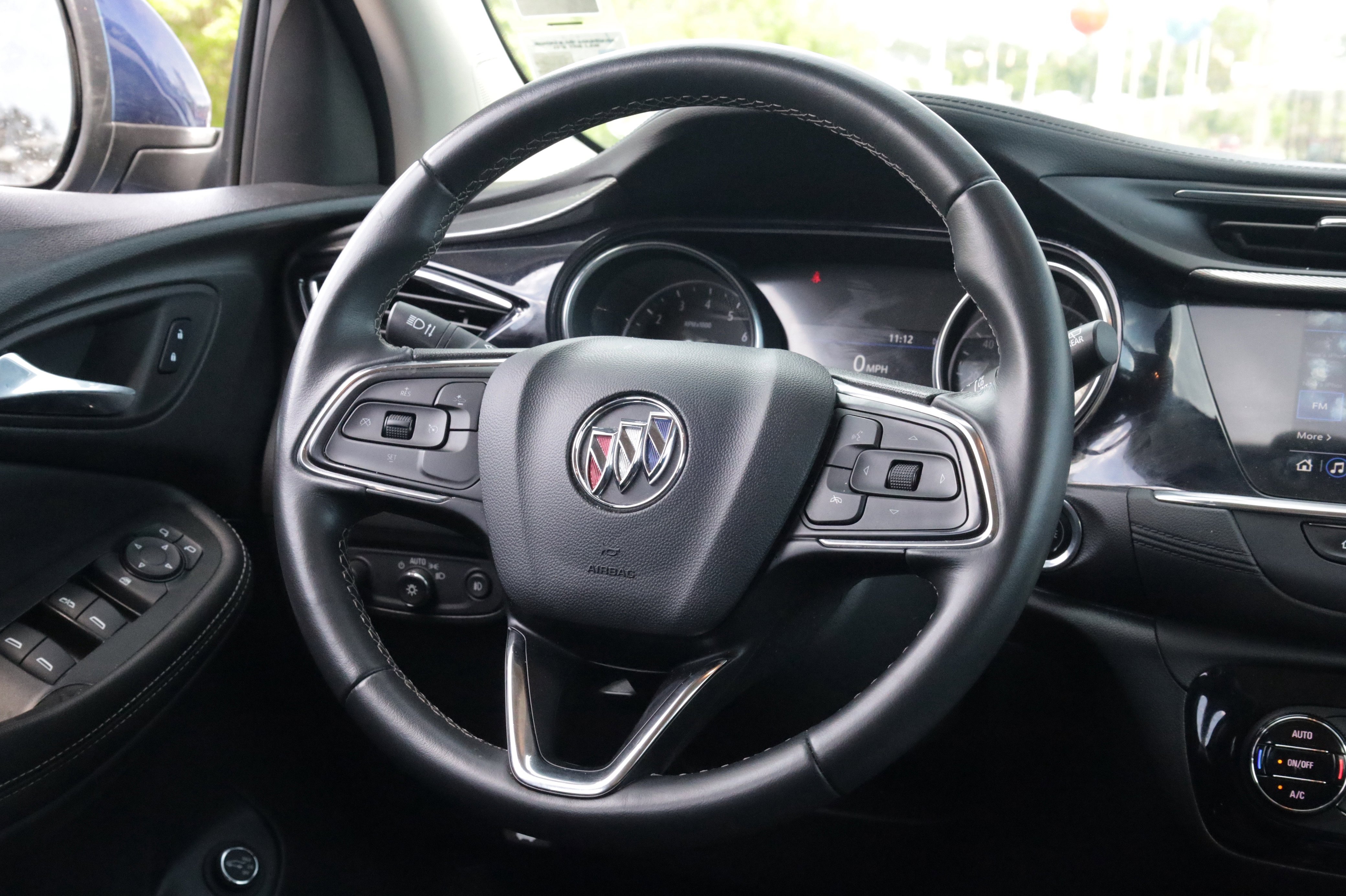 Used 2023 Buick Envision Essence image 4