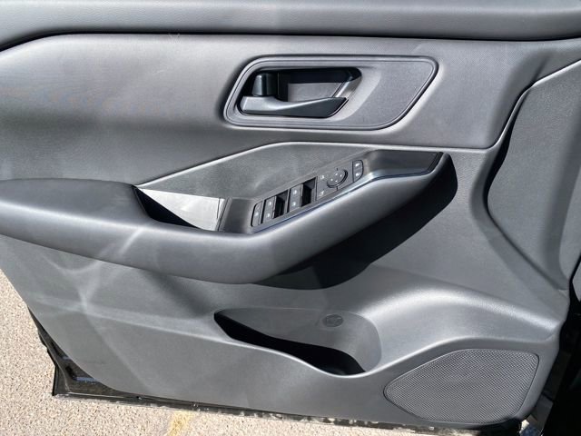 New 2026 Nissan Rogue S image 13