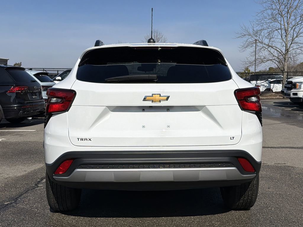 Used 2025 Chevrolet Trax LT image 4