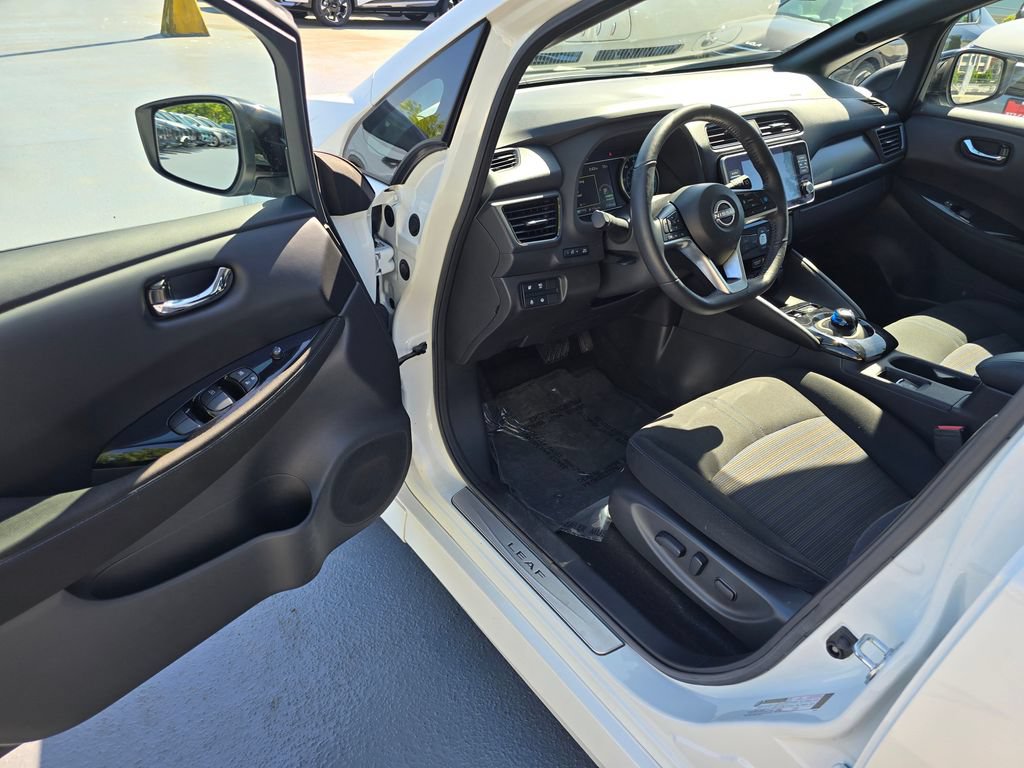 Used 2025 Nissan Leaf SV Plus FWD image 19