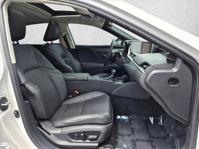 Used 2020 Lexus ES 300h w/ Premium Package FWD image 19