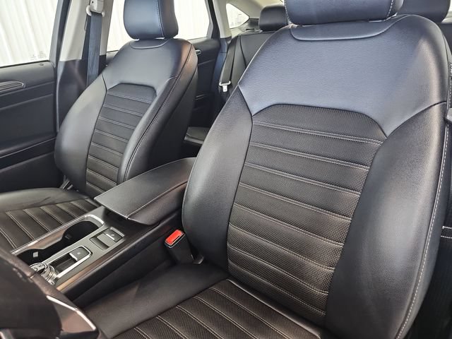 Used 2017 Ford Fusion SE w/ Equipment Group 201A FWD image 38