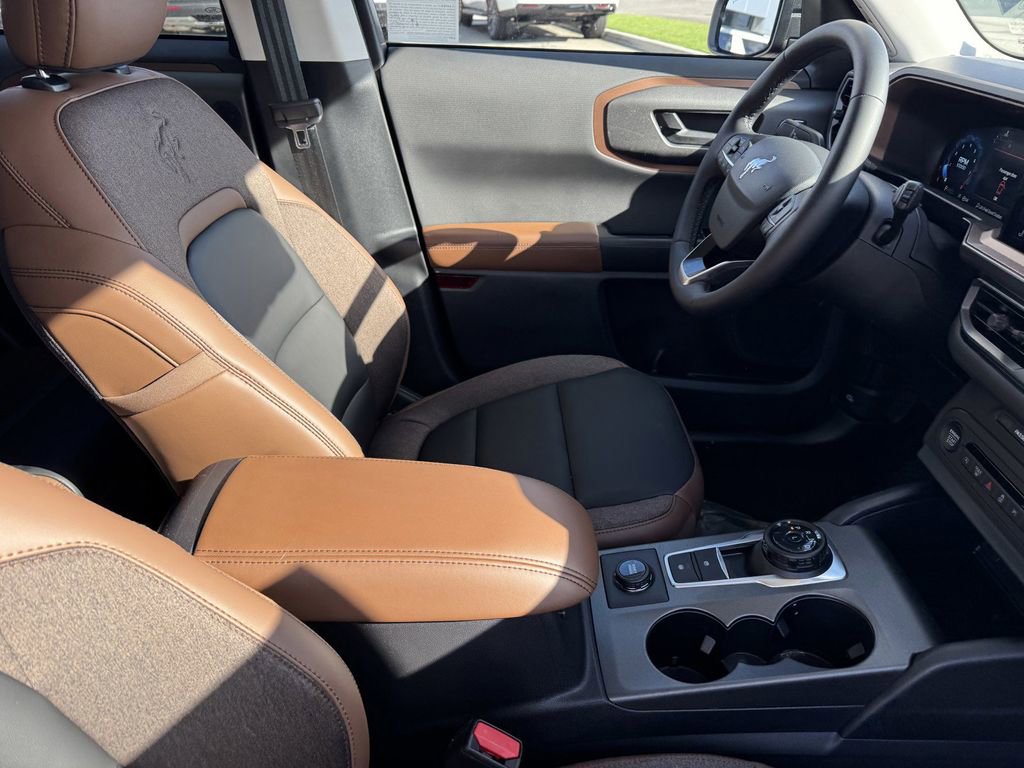 Used 2025 Ford Bronco Sport Outer Banks w/ Outer Banks Tech Package+ AWD/4WD image 6