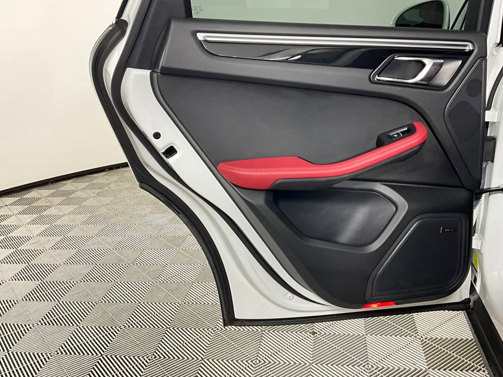 Used 2017 Porsche Macan S image 26