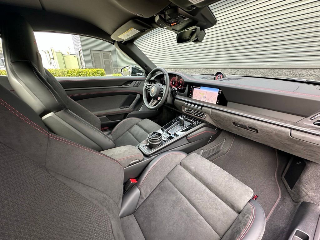 Certified 2026 Porsche 911 Carrera 4 GTS AWD/4WD image 40