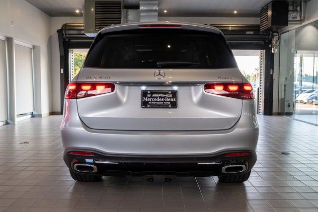 Used 2026 Mercedes-Benz GLS 450 4MATIC image 5