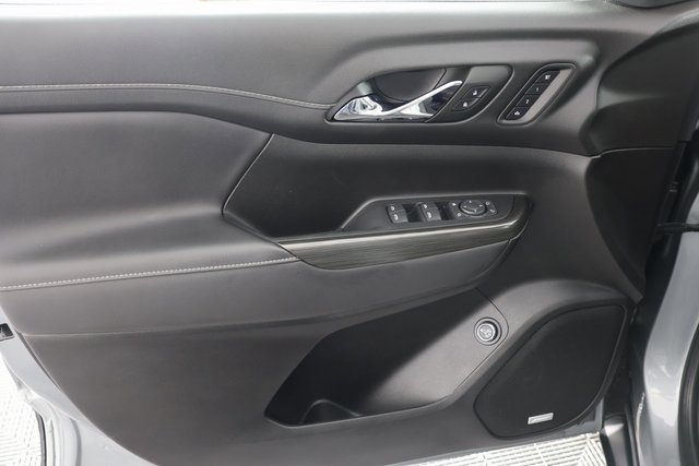 Used 2023 GMC Acadia SLT w/ Elevation Edition image 27