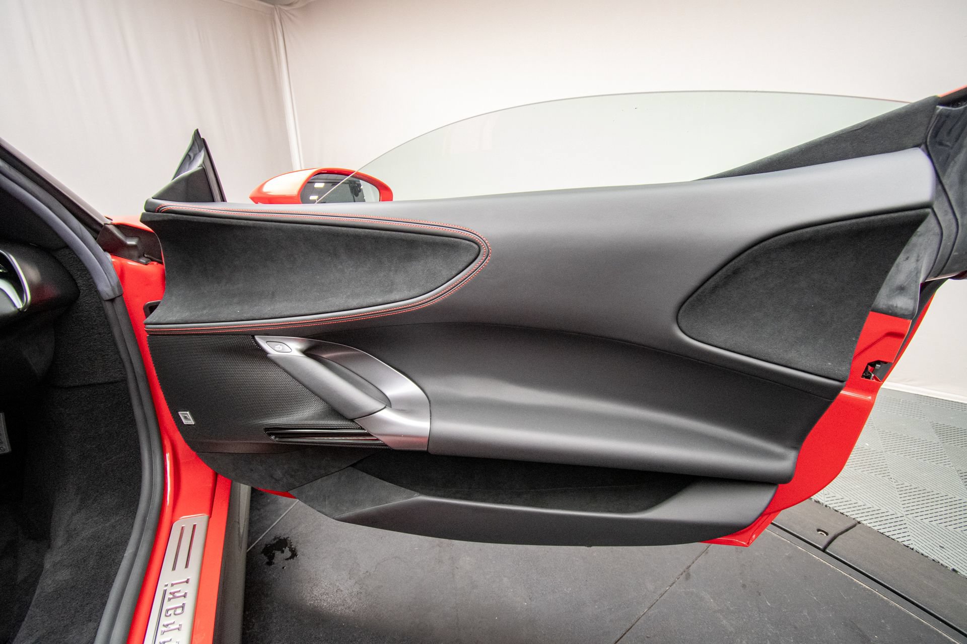 Used 2022 Ferrari SF90 Stradale AWD/4WD image 32