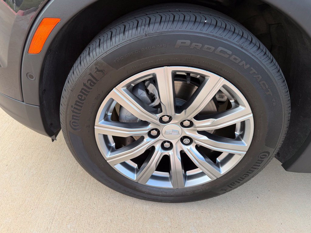 Used 2022 Cadillac XT4 Premium Luxury w/ Enhanced Visibility Package FWD image 10