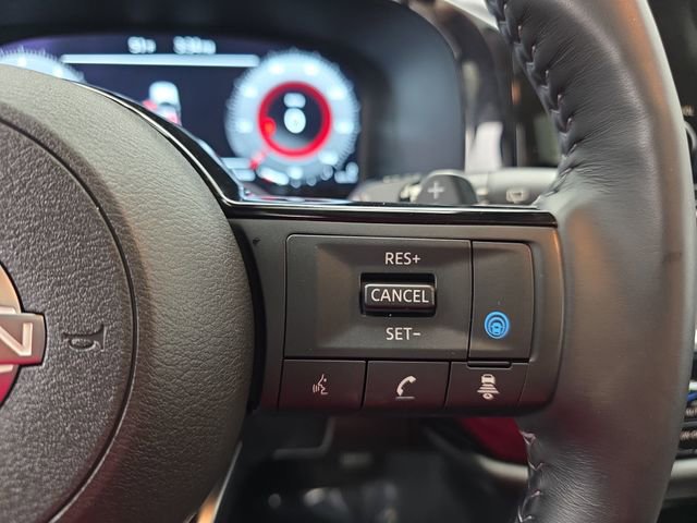 Used 2024 Nissan Pathfinder Platinum w/ Cargo Package image 40