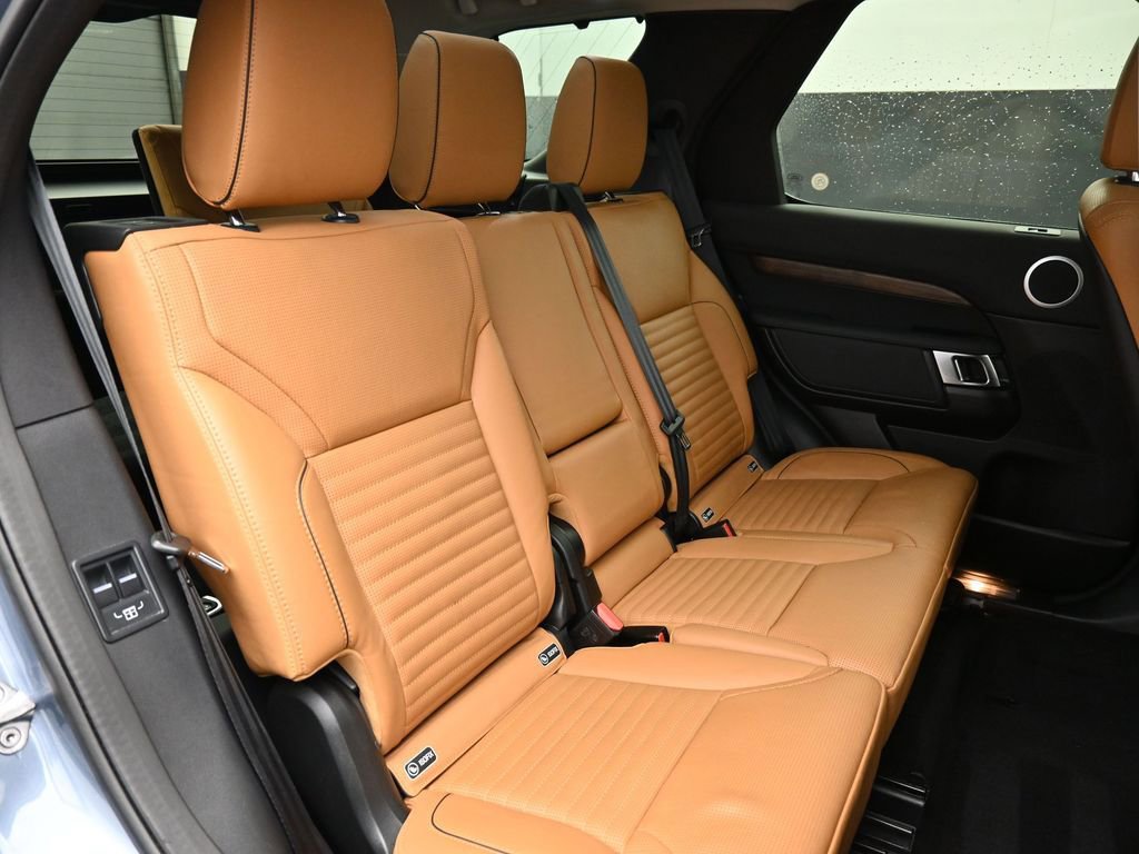 Used 2018 Land Rover Discovery HSE image 25