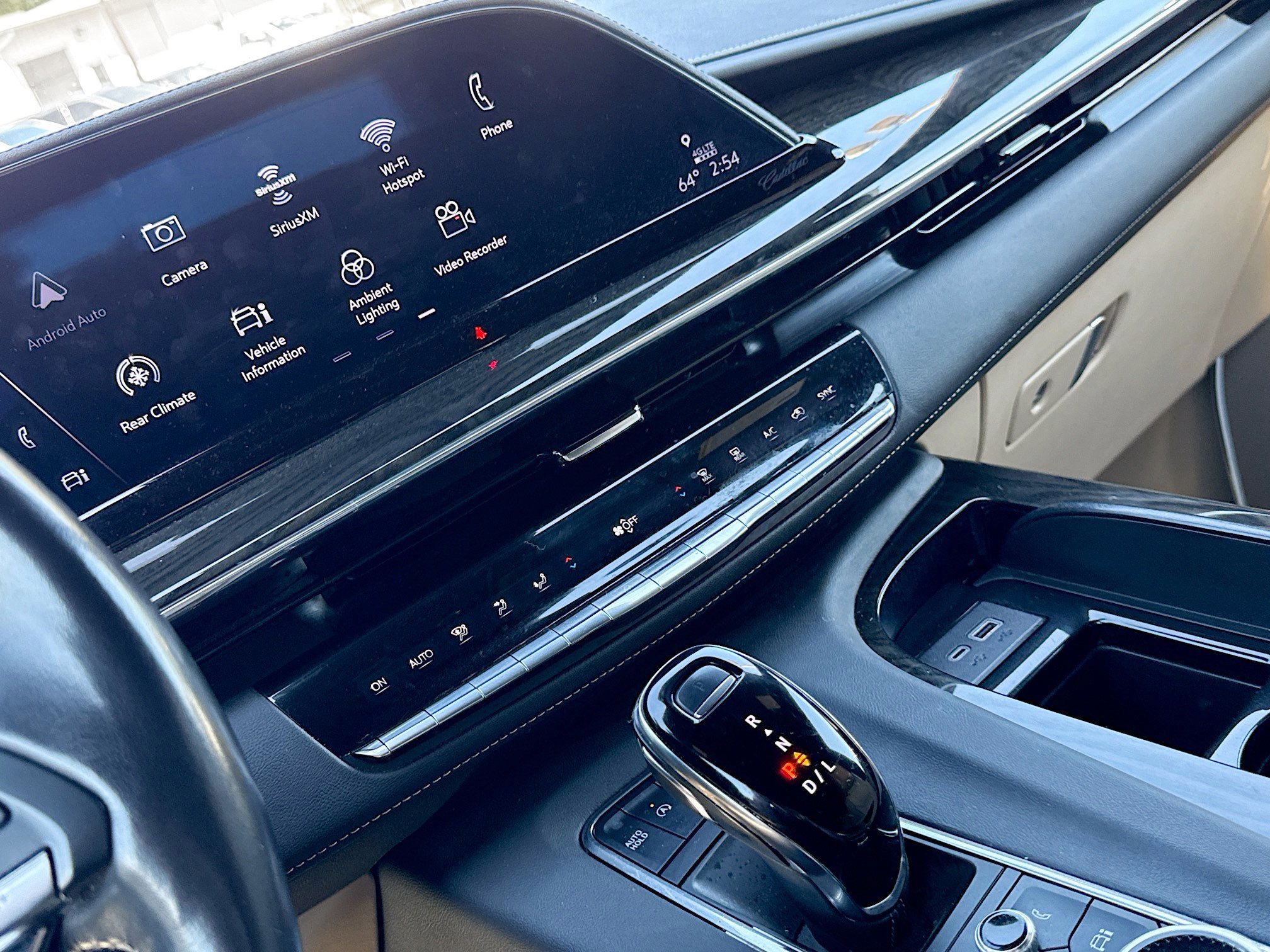 Used 2024 Cadillac Escalade Premium Luxury image 30