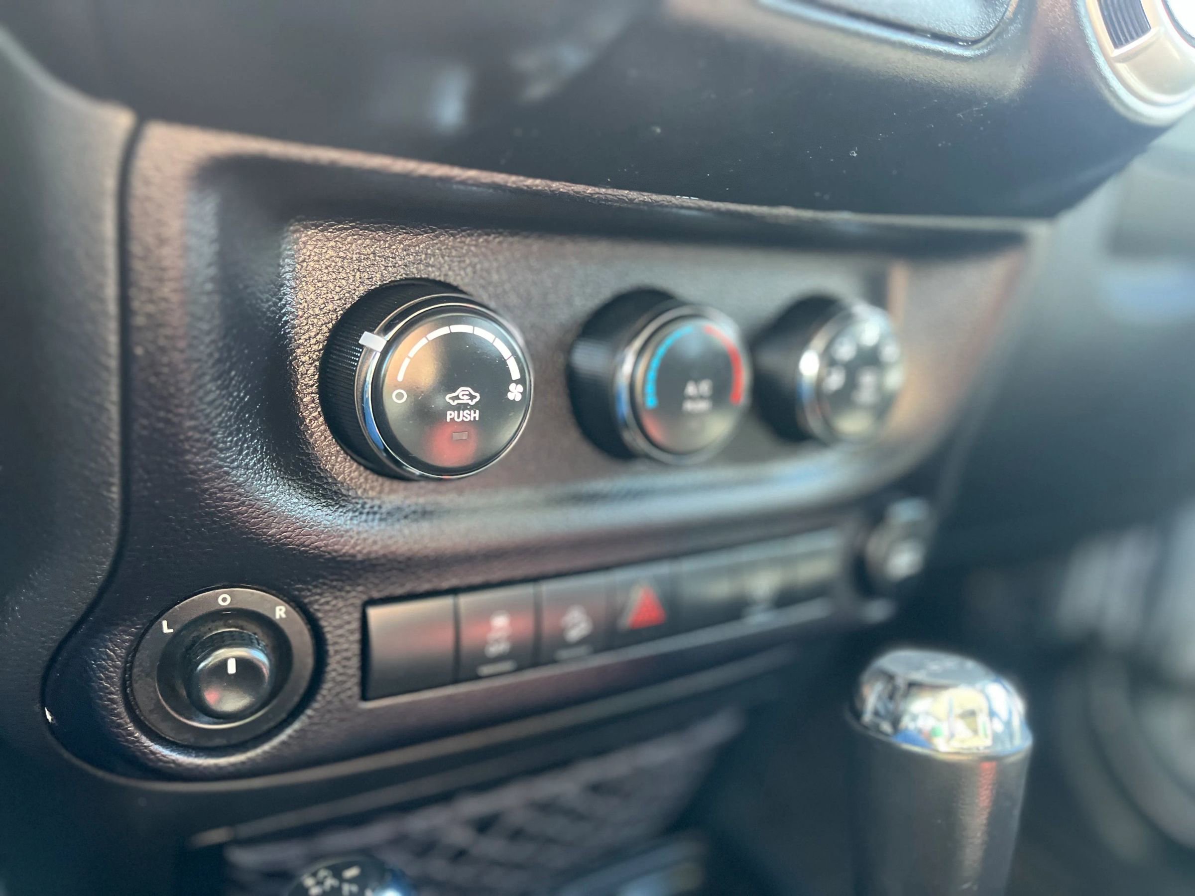 Used 2014 Jeep Wrangler Unlimited Sahara w/ Dual Top Group image 21