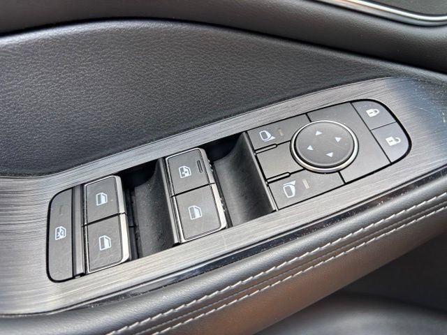 Certified 2023 Nissan Rogue Platinum AWD/4WD image 11