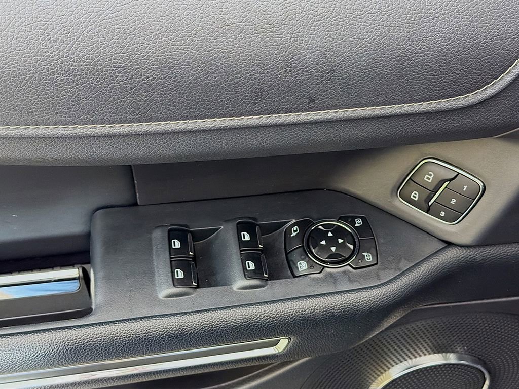 Used 2024 Ford Expedition XLT image 31