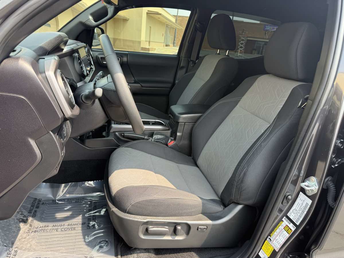 Used 2023 Toyota Tacoma TRD Sport w/ Black Out Package (TMS) AWD/4WD image 14