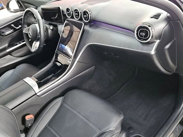 Used 2025 Mercedes-Benz C 300 4MATIC Sedan image 31