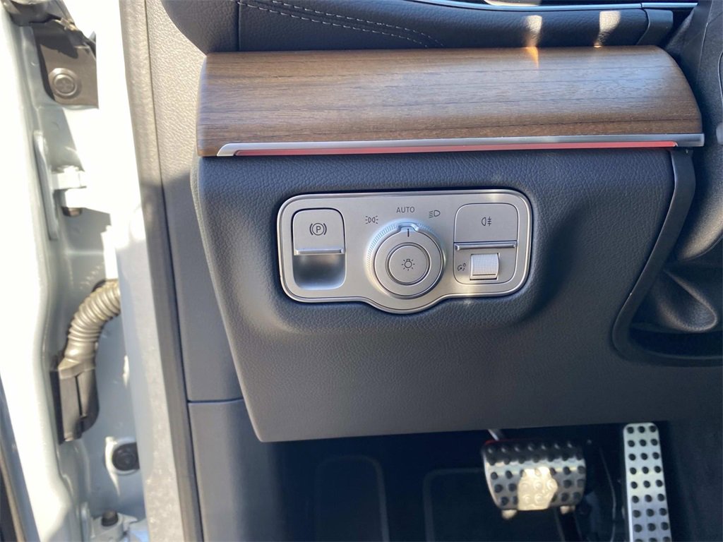 Used 2025 Mercedes-Benz GLS 450 4MATIC image 15