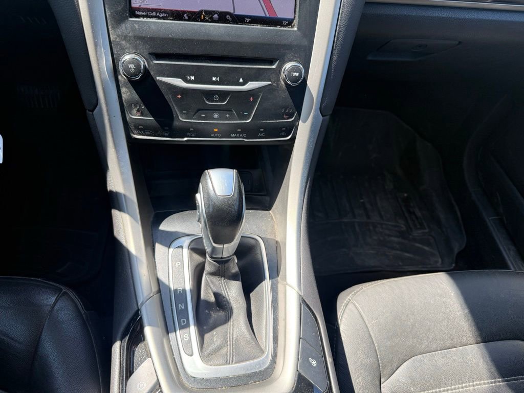 Used 2014 Ford Fusion SE w/ Equipment Group 202A FWD image 9