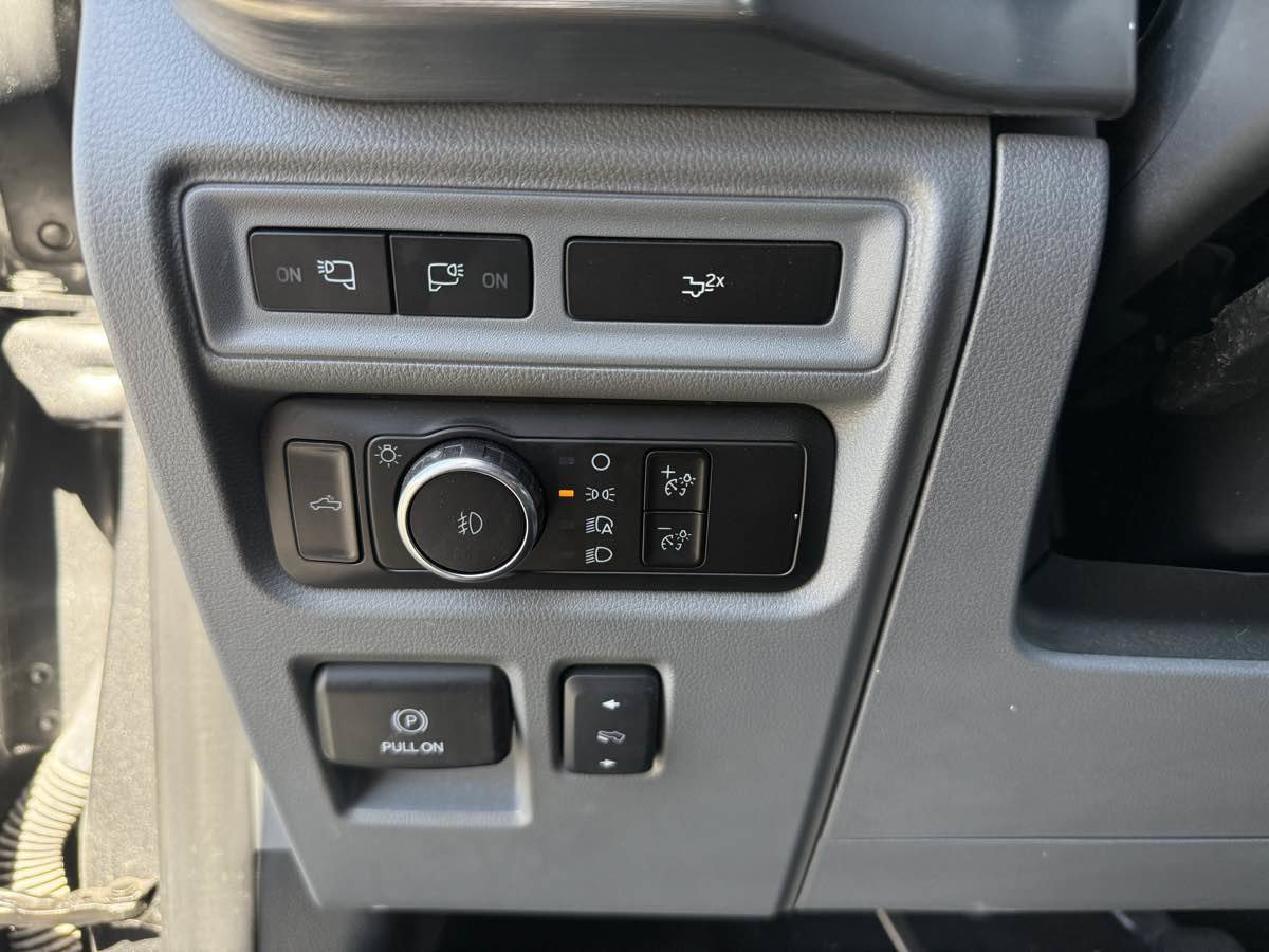 Used 2023 Ford F150 Lariat w/ FX4 Off-Road Package AWD/4WD image 21
