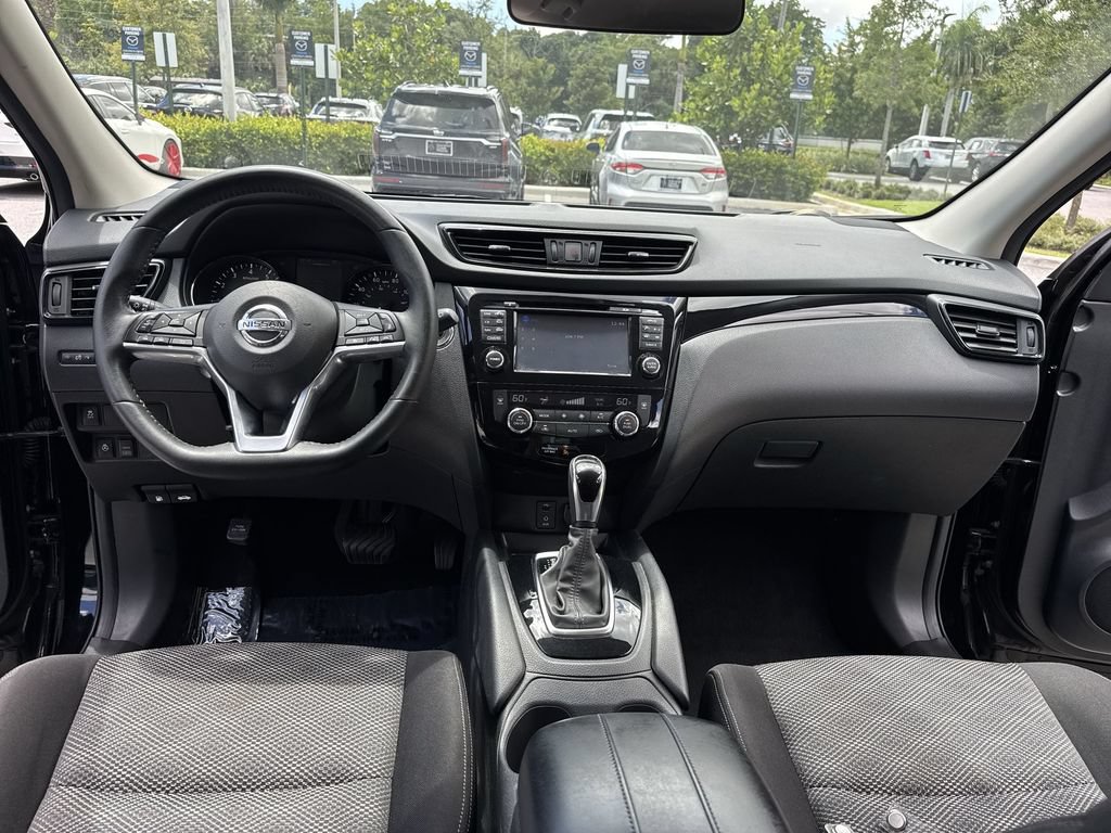 Used 2018 Nissan Rogue Sport SV w/ SV Technology Package AWD/4WD image 36