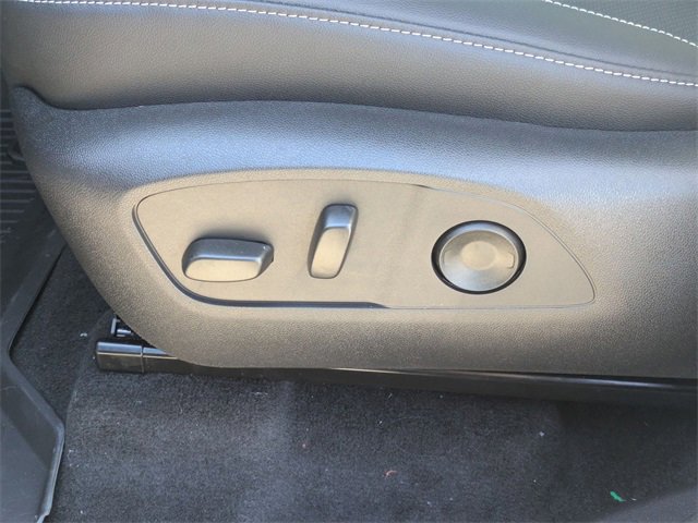 New 2026 Chevrolet Traverse LT image 12