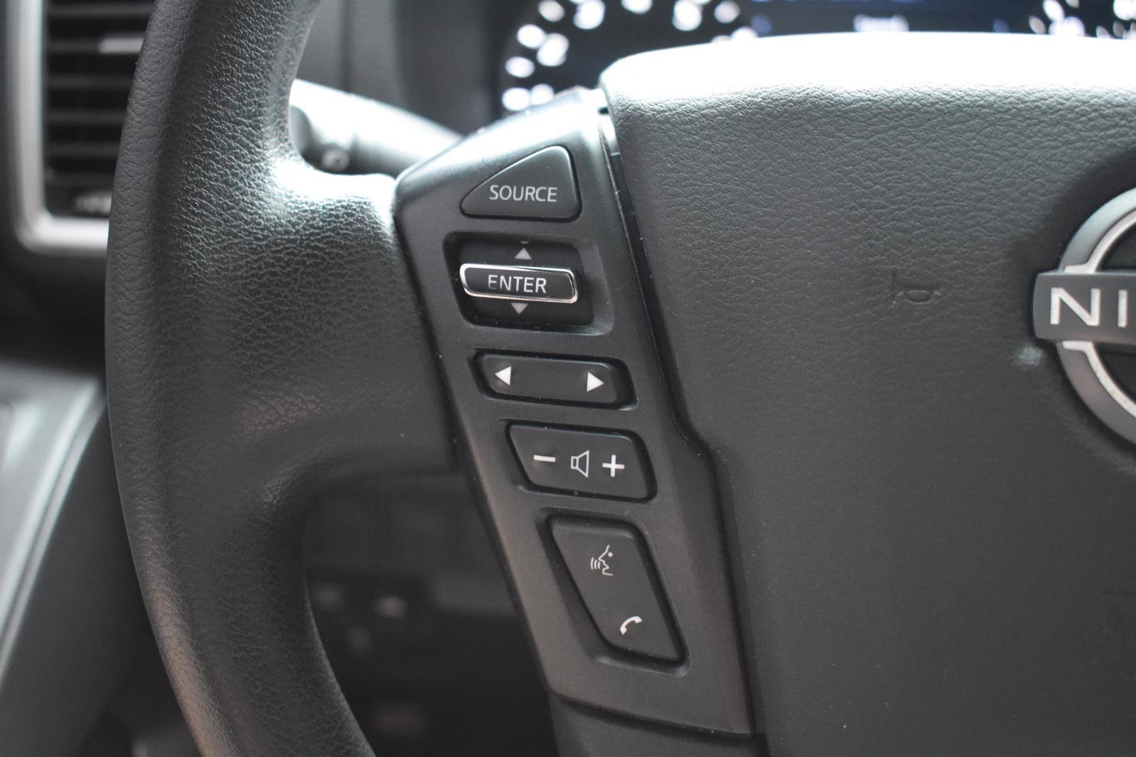 Used 2022 Nissan Frontier SV w/ Technology Package AWD/4WD image 30