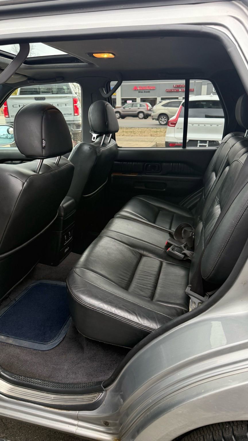 Used 2001 INFINITI QX4 4WD w/ (S02) Sport Pkg image 7