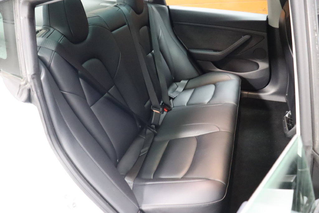 Used 2022 Tesla Model 3 Long Range AWD/4WD image 37