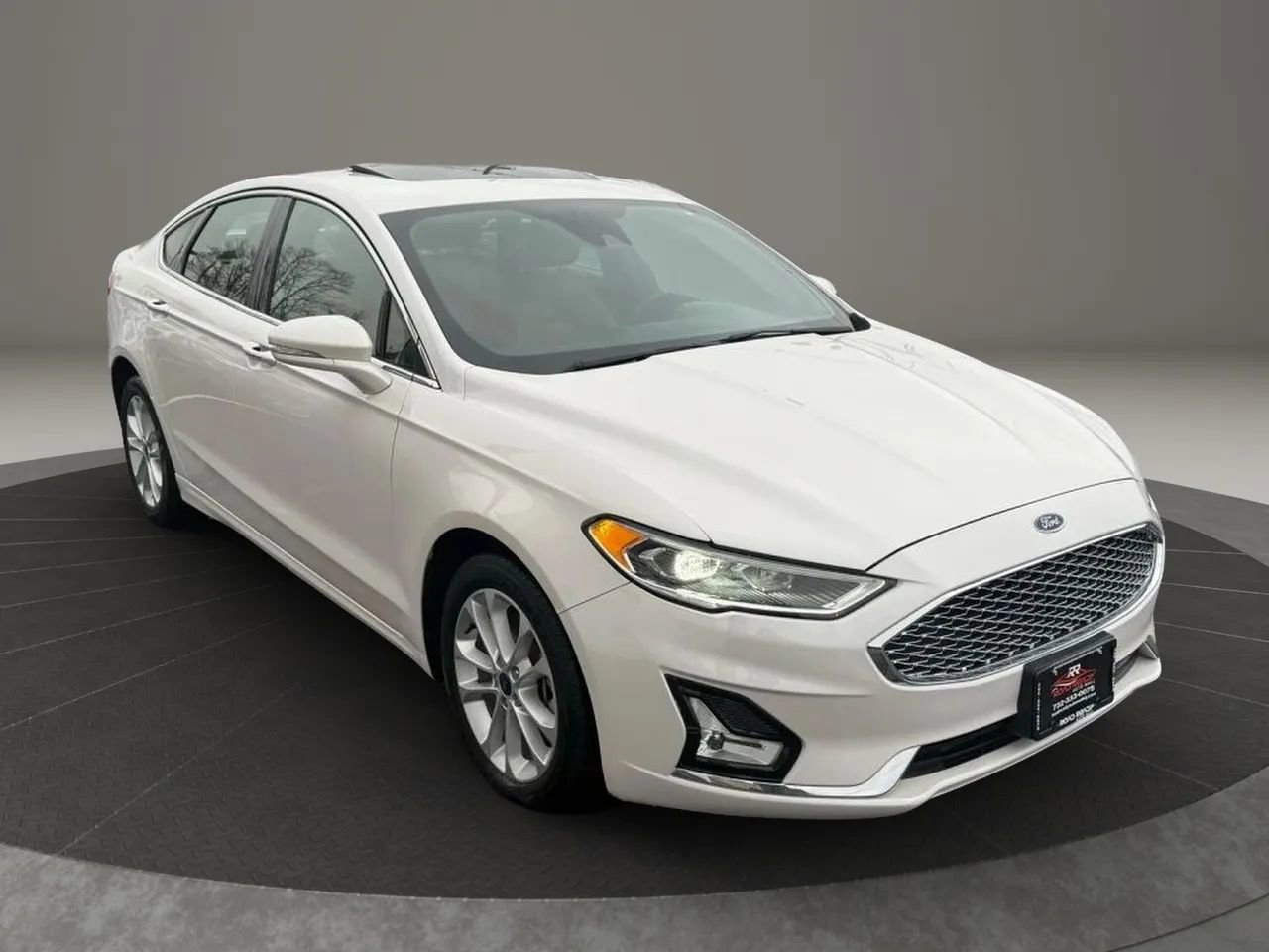 Used 2019 Ford Fusion Energi Titanium image 5
