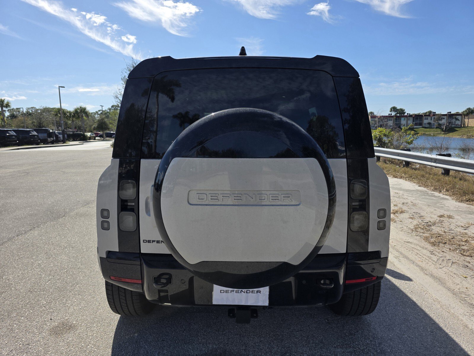 New 2026 Land Rover Defender 110 X-Dynamic SE image 6