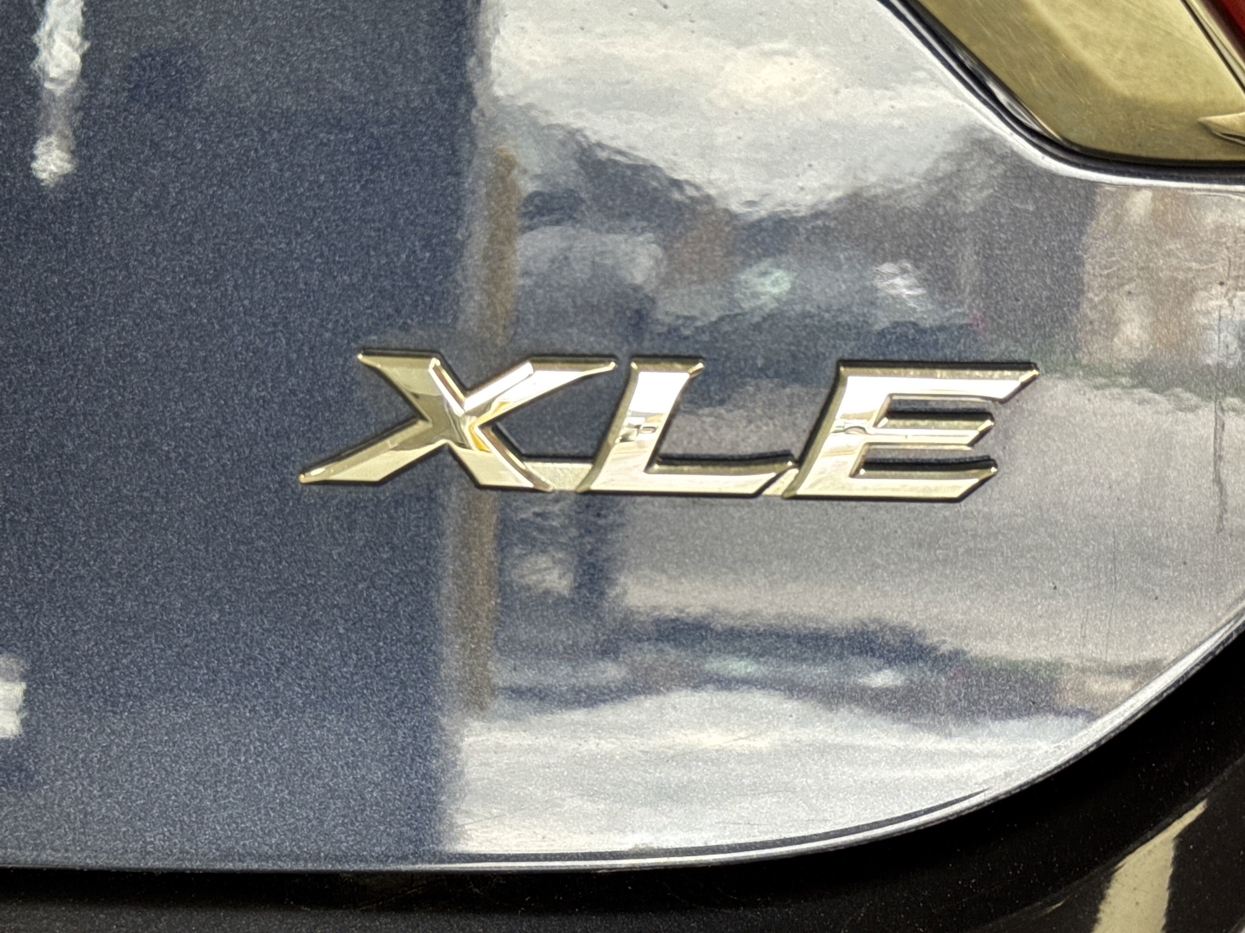 Used 2017 Toyota Camry XLE image 36