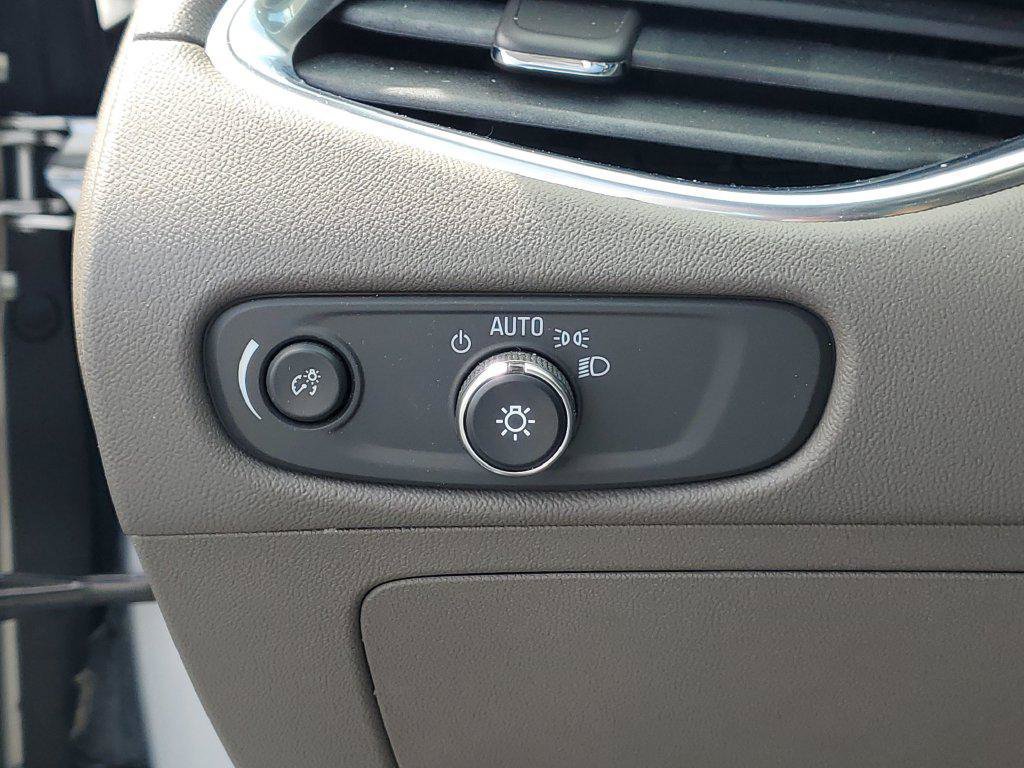 Used 2018 Chevrolet Malibu LT FWD image 8