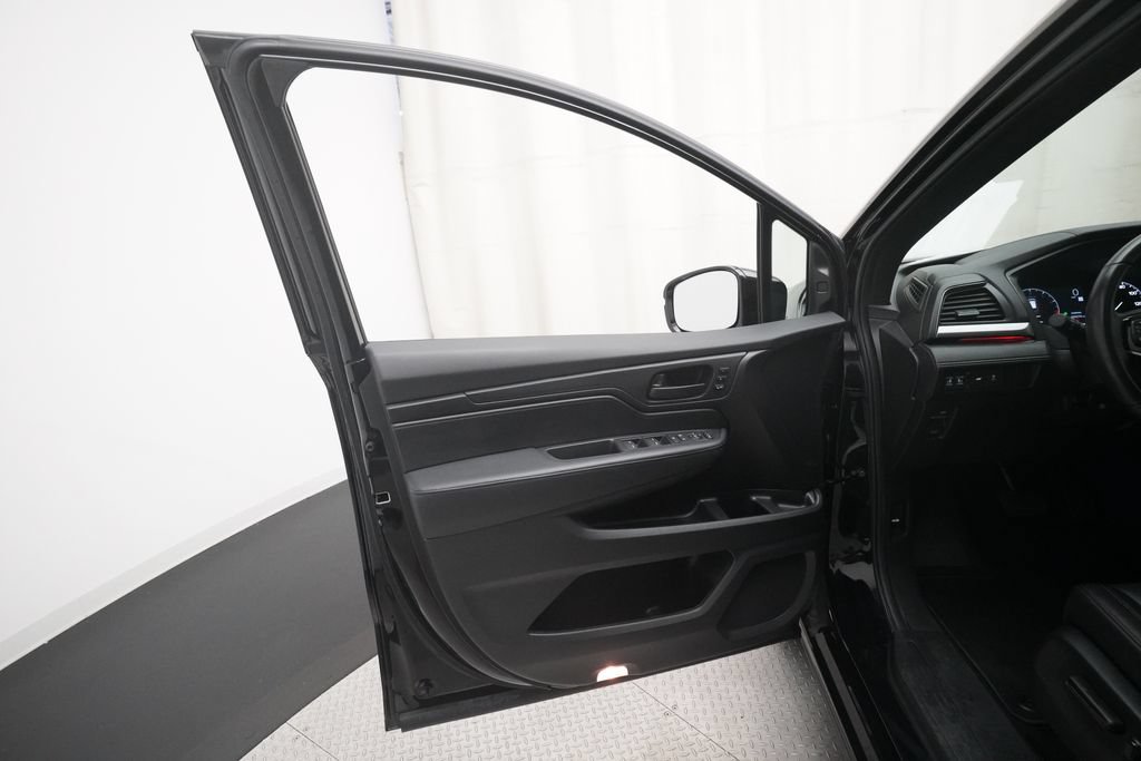 Used 2025 Honda Odyssey Sport-L image 29