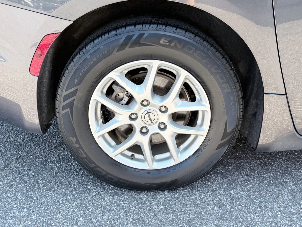 Used 2022 Chrysler Pacifica Touring-L FWD image 33