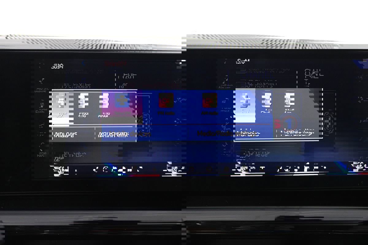 Used 2024 BMW 530i w/ M Sport Package image 32