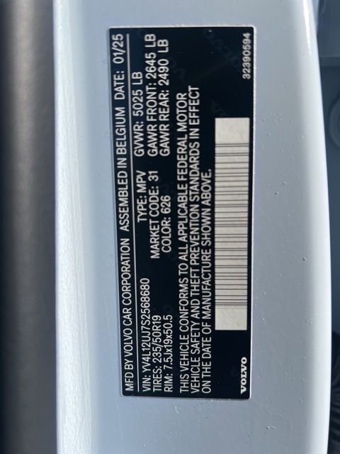 New 2025 Volvo XC40 B5 Core w/ Climate Package image 11