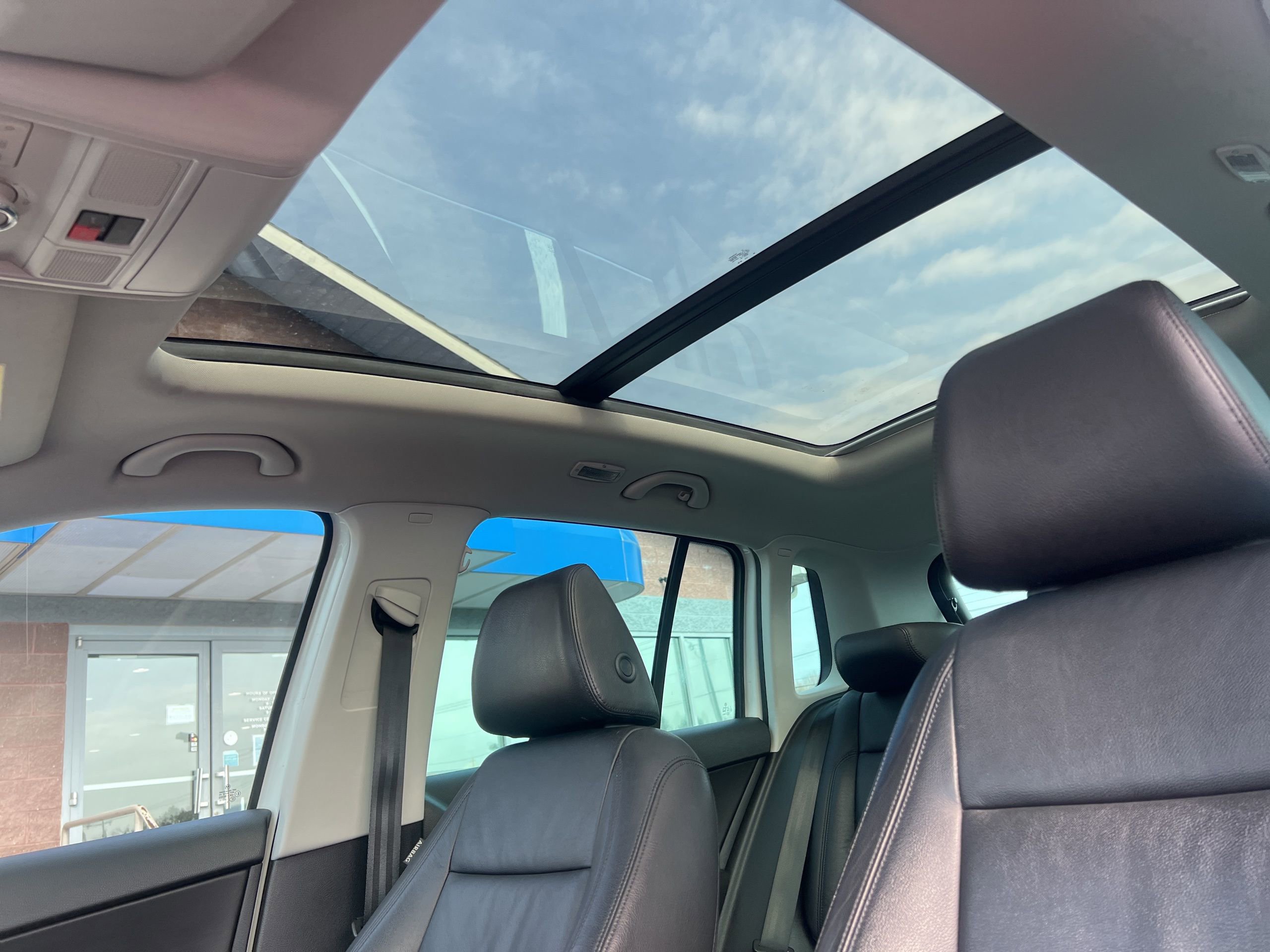 Used 2017 Volkswagen Tiguan Sport image 18