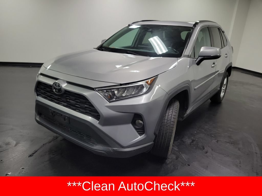 Used 2020 Toyota RAV4 XLE w/ Convenience Package AWD/4WD image 4