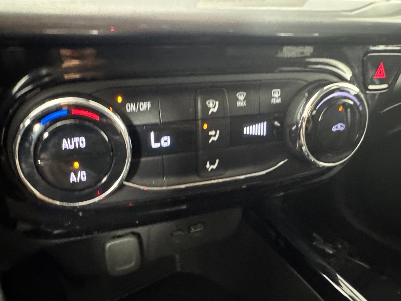 Used 2024 Chevrolet Trax LT FWD image 22