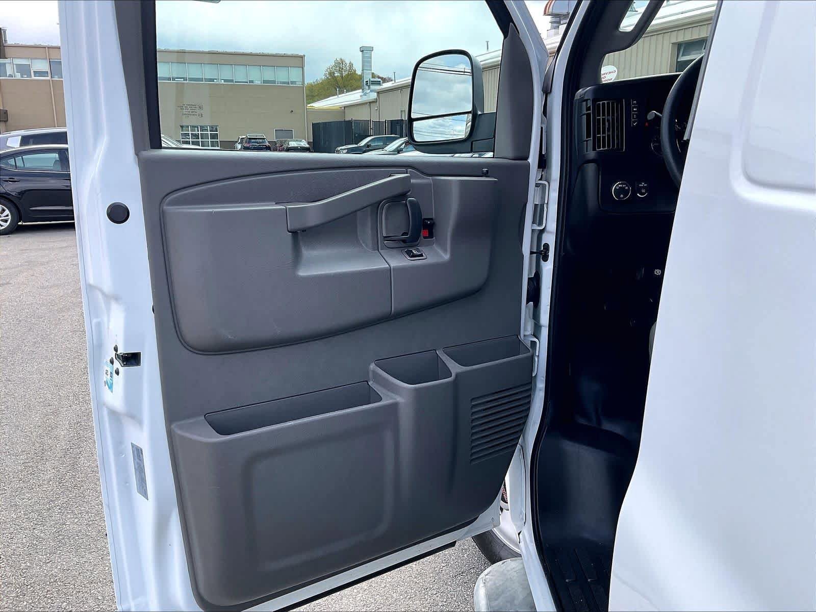 Used 2024 GMC Savana 2500 w/ Driver Convenience Package RWD image 9
