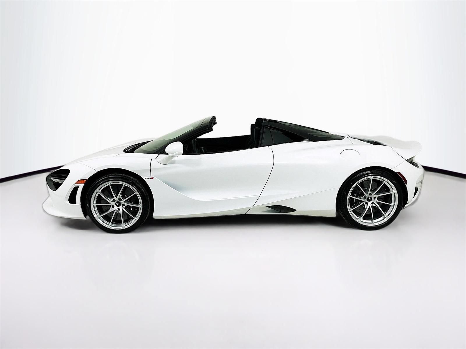 Used 2024 McLaren 750S Spider RWD image 2
