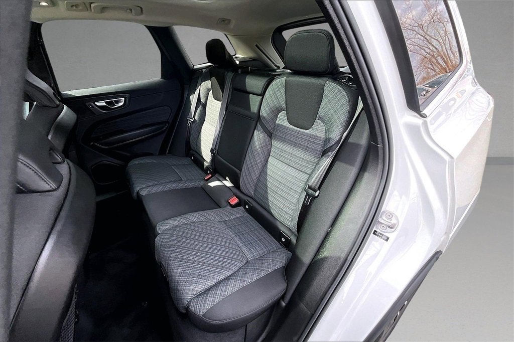 Certified 2023 Volvo XC60 B5 Core image 21