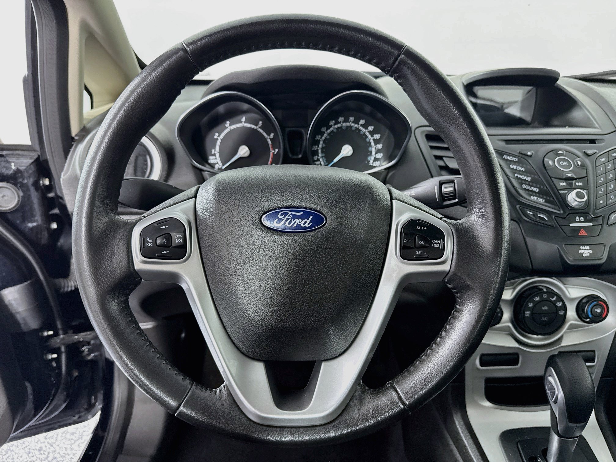 Used 2016 Ford Fiesta SE FWD image 11