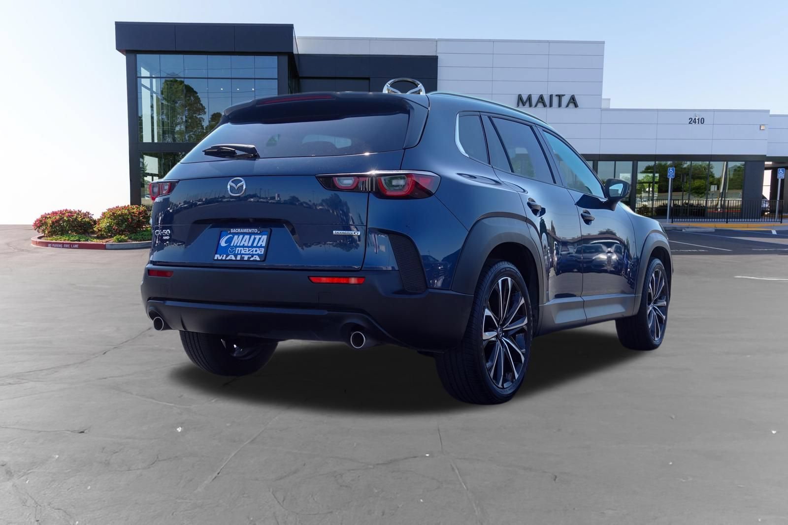 Certified 2025 MAZDA CX-50 AWD 2.5 S w/ Premium Plus Pkg image 4
