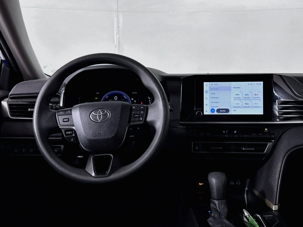 Used 2025 Toyota Camry LE FWD image 25