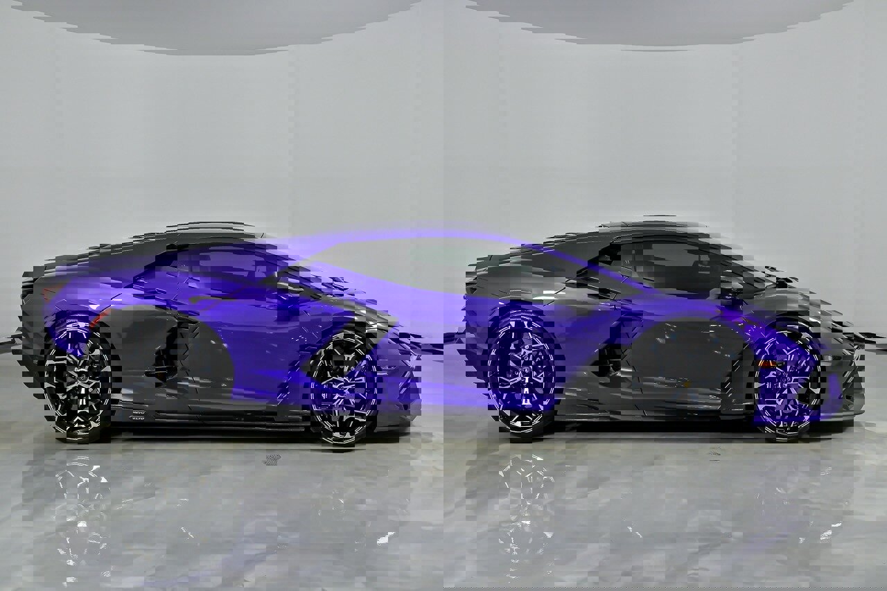 Used 2024 Lamborghini Revuelto image 17