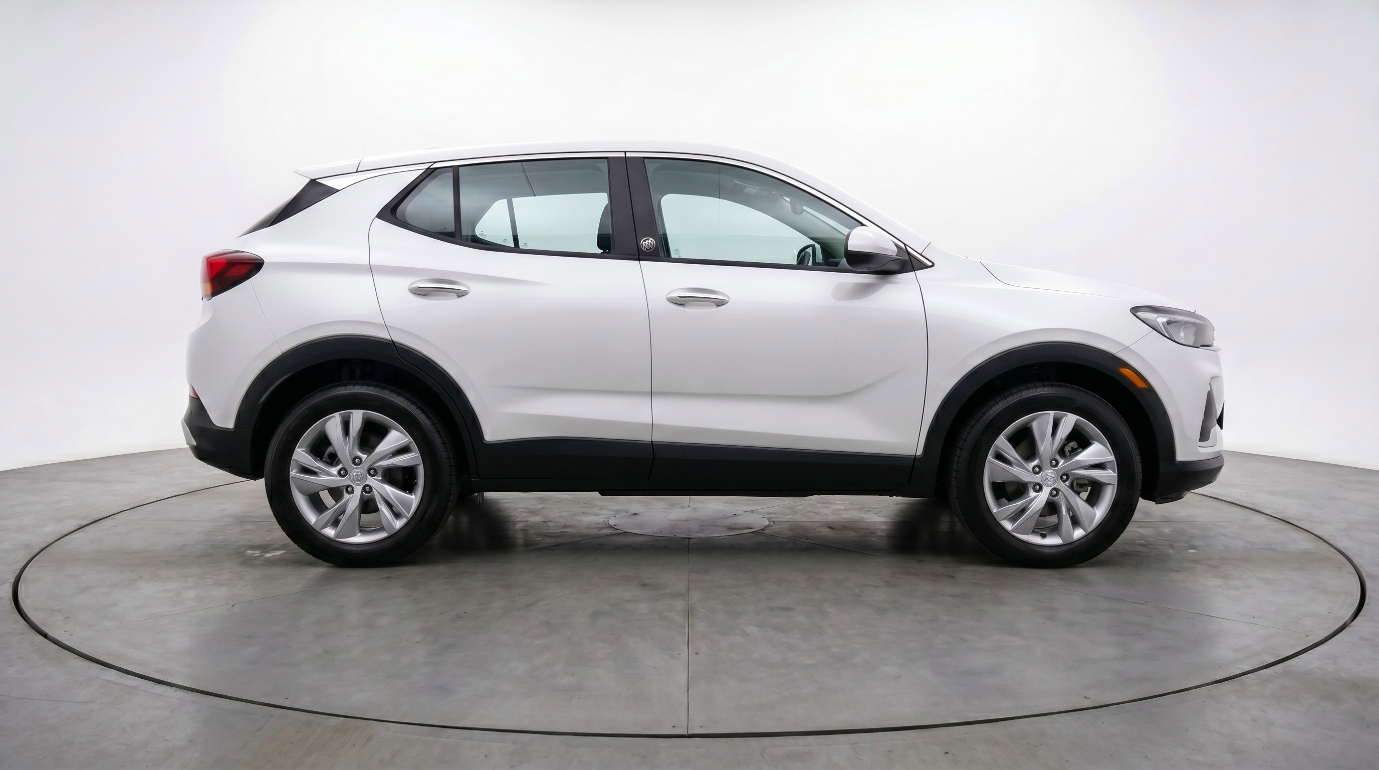 Used 2025 Buick Encore GX Preferred AWD/4WD image 11