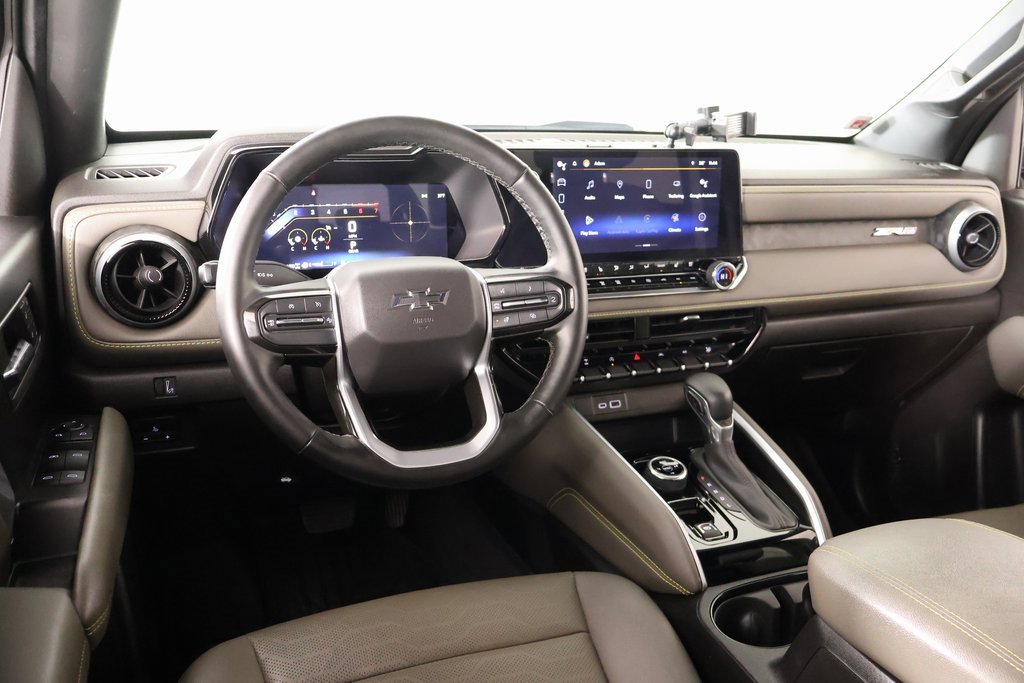 Used 2023 Chevrolet Colorado ZR2 w/ ZR2 Convenience Package III image 2