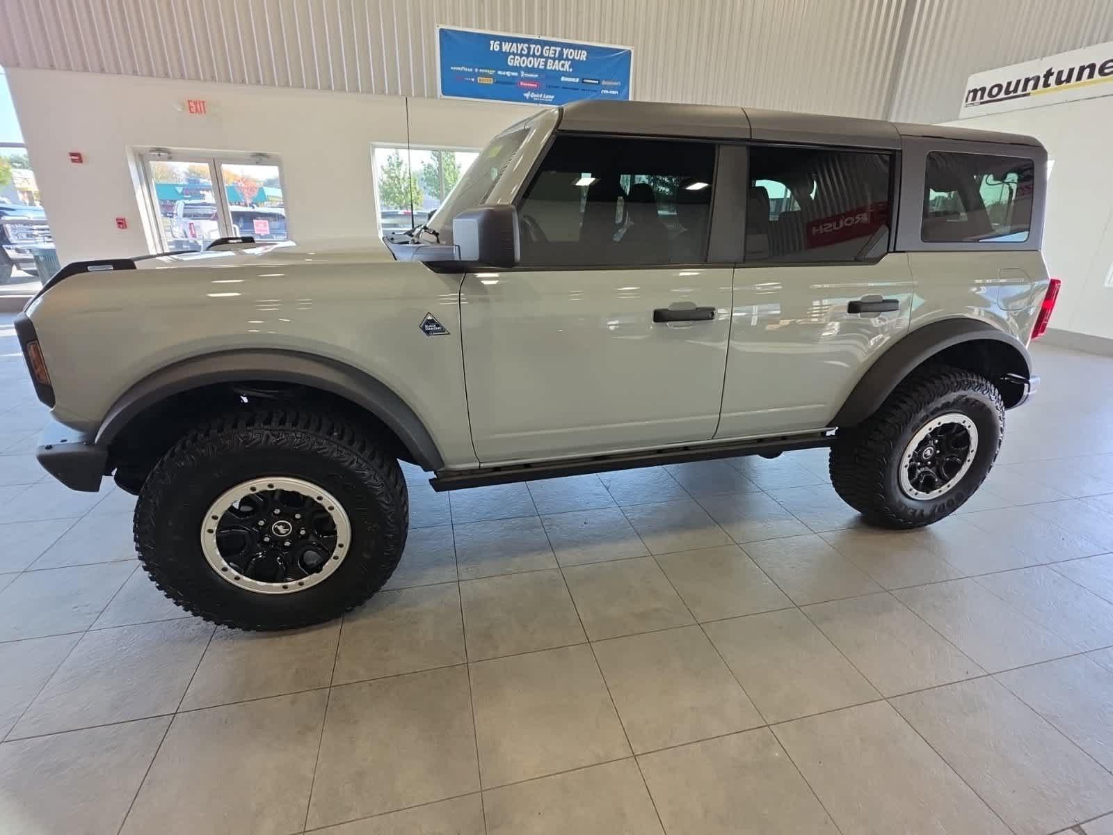 Used 2022 Ford Bronco Black Diamond w/ Sasquatch Package AWD/4WD image 13